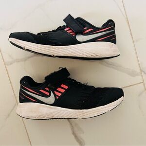 Nike Sneakers Black and Pink Size 1.5